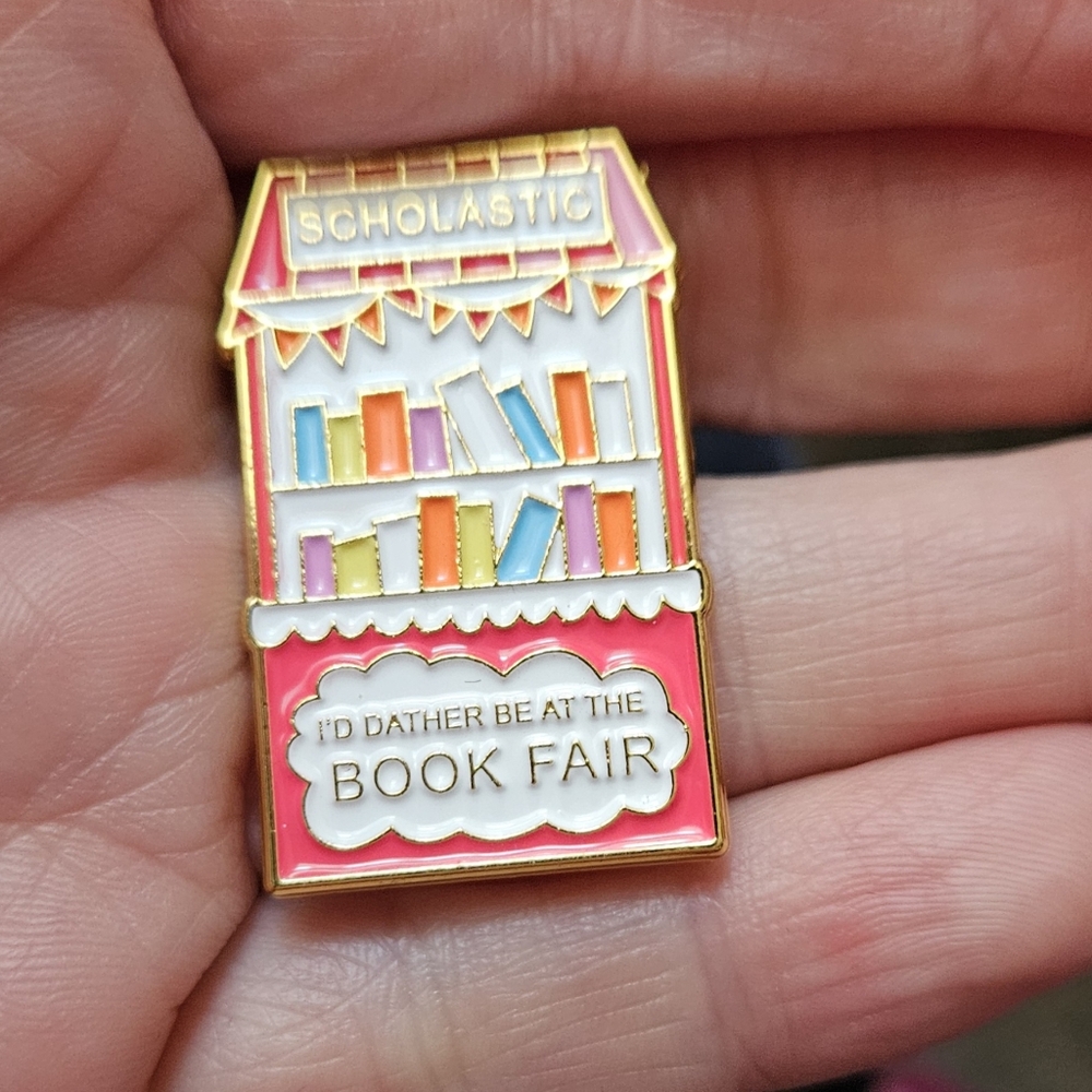 Scholastic book fair Enamel purse Pin Brooch
